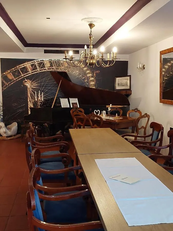 Der Heurige im Gasthaus zum Löwen Freising Hotel